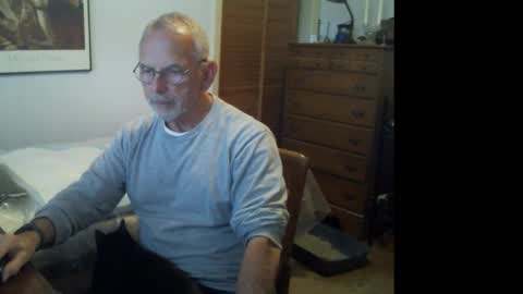 Roy online show from December 17, 2025, 2:23 pm