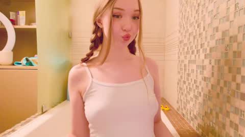 guns_n_buns online show from May 3, 2026, 9:32 pm
