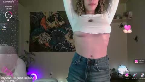 Snapshot of gunzinrose chatting on January 16, 2025, 5:01 pm Kylie online show from January 16, 2025, 5:01 pm