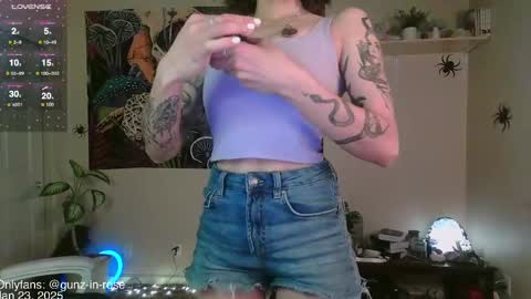 Snapshot of gunzinrose chatting on January 23, 2025, 4:37 pm Kylie online show from January 23, 2025, 4:37 pm