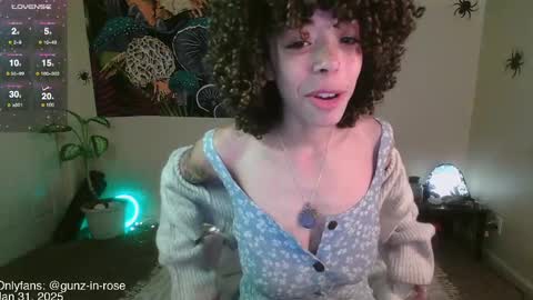 Snapshot of gunzinrose chatting on January 31, 2025, 4:27 pm Kylie online show from January 31, 2025, 4:27 pm