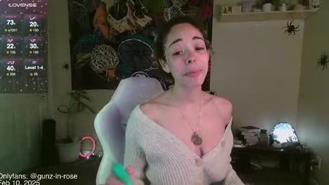 Snapshot of gunzinrose chatting on February 10, 2025, 4:04 pm Kylie online show from February 10, 2025, 4:04 pm