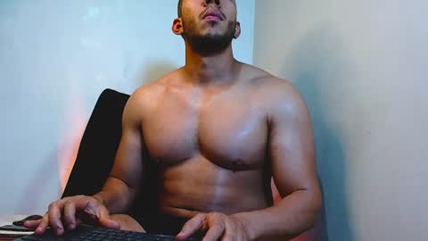 Snapshot of gurushake chatting on June 14, 2026, 5:20 am holl latino online show from June 14, 2026, 5:20 am