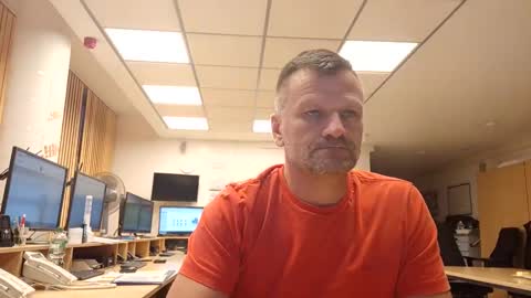 Snapshot of guschidick chatting on September 25, 2025, 5:27 pm guschidick online show from September 25, 2025, 5:27 pm