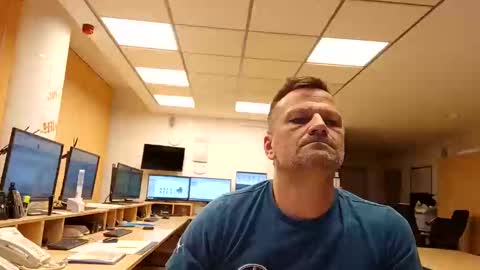 Snapshot of guschidick chatting on October 4, 2025, 6:22 am guschidick online show from October 4, 2025, 6:22 am