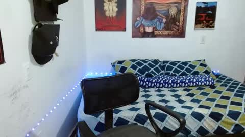 Snapshot of guts_x chatting on February 19, 2025, 5:06 pm Guts online show from February 19, 2025, 5:06 pm