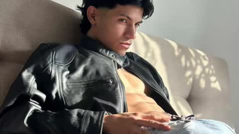 Snapshot of guts_x chatting on February 25, 2025, 4:53 pm Guts online show from February 25, 2025, 4:53 pm