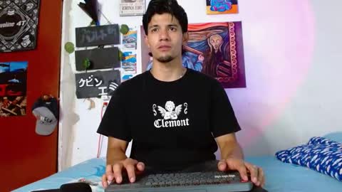 Snapshot of guts_x chatting on November 7, 2025, 6:19 pm Guts online show from November 7, 2025, 6:19 pm