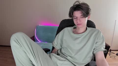 guy_liam1 online show from January 13, 2025, 4:50 am