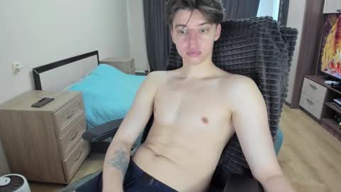 guy_liam1 online show from February 15, 2026, 8:02 am