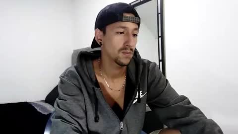 Snapshot of guykarim chatting on December 31, 2024, 8:26 am karim online show from December 31, 2024, 8:26 am