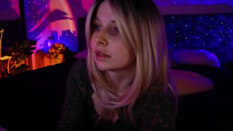 Snapshot of gwenhilton chatting on January 22, 2025, 9:02 am gwenhilton online show from January 22, 2025, 9:02 am