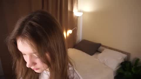 Molly online show from February 15, 2026, 5:48 am