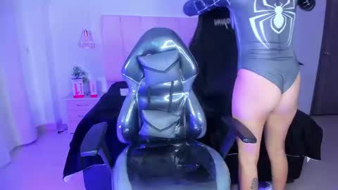 gyal_8_ online show from February 26, 2026, 4:11 am