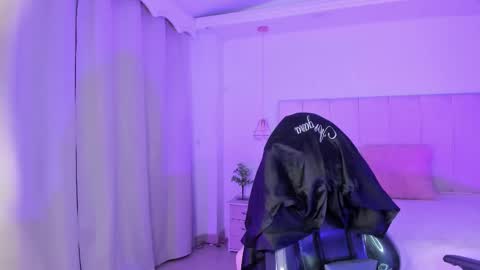 gyal_8_ online show from March 15, 2026, 3:34 am