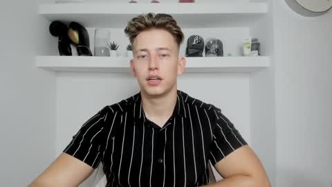 Snapshot of gym_alpha chatting on December 5, 2024, 6:55 pm Oliver online show from December 5, 2024, 6:55 pm