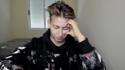 Snapshot of gym_alpha chatting on December 17, 2024, 2:55 pm Oliver online show from December 17, 2024, 2:55 pm