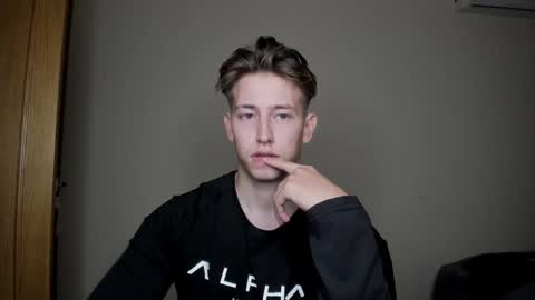 Snapshot of gym_alpha chatting on December 23, 2024, 10:01 pm Oliver online show from December 23, 2024, 10:01 pm