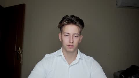 Snapshot of gym_alpha chatting on January 13, 2025, 9:52 pm Oliver online show from January 13, 2025, 9:52 pm