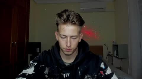 Snapshot of gym_alpha chatting on February 18, 2025, 9:53 pm Oliver online show from February 18, 2025, 9:53 pm