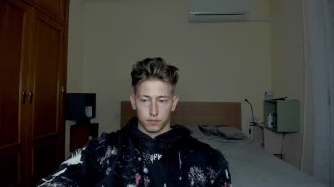 Snapshot of gym_alpha chatting on February 19, 2025, 9:36 pm Oliver online show from February 19, 2025, 9:36 pm