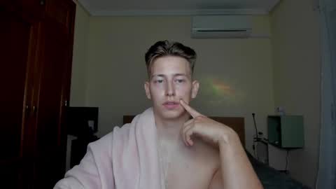 Snapshot of gym_alpha chatting on March 4, 2025, 12:50 am Oliver online show from March 4, 2025, 12:50 am