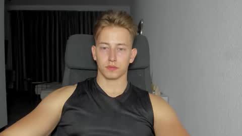 Snapshot of gym_alpha chatting on October 13, 2025, 10:43 pm Oliver online show from October 13, 2025, 10:43 pm