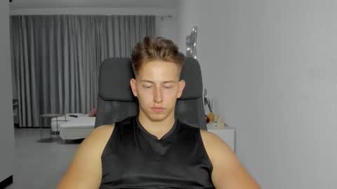 Snapshot of gym_alpha chatting on October 16, 2025, 7:59 pm Oliver online show from October 16, 2025, 7:59 pm