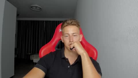 Snapshot of gym_alpha chatting on October 31, 2025, 10:55 pm Oliver online show from October 31, 2025, 10:55 pm