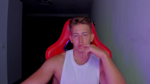 Snapshot of gym_alpha chatting on November 10, 2025, 9:58 pm Oliver online show from November 10, 2025, 9:58 pm