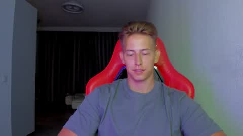 Snapshot of gym_alpha chatting on November 12, 2025, 12:44 am Oliver online show from November 12, 2025, 12:44 am