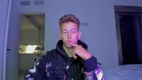 Snapshot of gym_alpha chatting on December 14, 2025, 11:42 pm Oliver online show from December 14, 2025, 11:42 pm