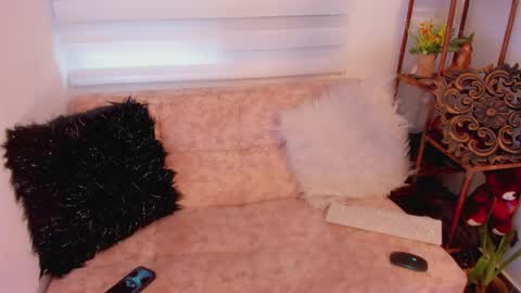Samy Velvet    dayatorres 23 Followme online show from May 4, 2026, 8:27 pm