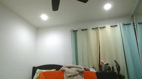 h0nest84 online show from December 26, 2024, 7:45 am