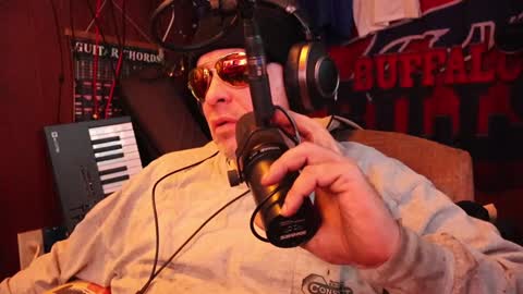 Snapshot of h0tttsteel chatting on December 2, 2024, 9:56 am h0tttsteel online show from December 2, 2024, 9:56 am