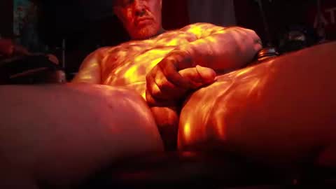 Snapshot of h0tttsteel chatting on October 15, 2025, 11:10 am h0tttsteel online show from October 15, 2025, 11:10 am