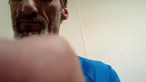 Snapshot of h333th3nz chatting on March 8, 2026, 6:39 am h333th3nz online show from March 8, 2026, 6:39 am