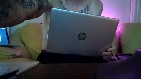 Snapshot of h333th3nz chatting on March 29, 2026, 4:34 am h333th3nz online show from March 29, 2026, 4:34 am