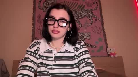 Helga online show from April 6, 2026, 5:14 pm