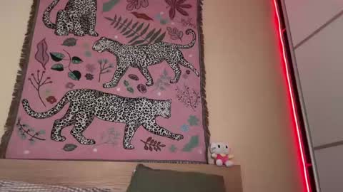 Helga online show from April 19, 2026, 4:28 pm