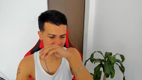 hades_horny_ online show from April 4, 2026, 5:32 pm