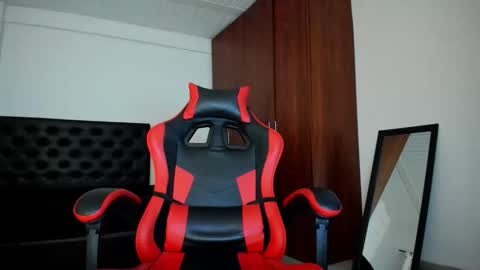 hades_horny_ online show from April 30, 2026, 4:08 am