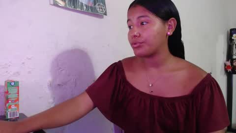 hadesmit1 online show from April 22, 2026, 2:29 pm