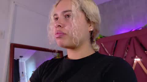 Snapshot of haelycute chatting on November 23, 2025, 11:54 am Haely online show from November 23, 2025, 11:54 am