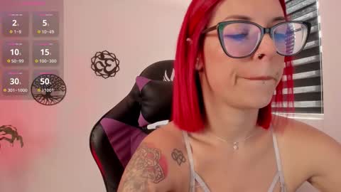 Snapshot of haileebeer_ chatting on October 15, 2025, 3:23 pm Hailee online show from October 15, 2025, 3:23 pm