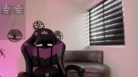 Snapshot of haileebeer_ chatting on November 14, 2025, 3:22 pm Hailee online show from November 14, 2025, 3:22 pm