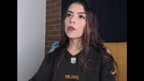 Snapshot of hailey_bri chatting on November 11, 2025, 10:32 pm hailey_bri online show from November 11, 2025, 10:32 pm