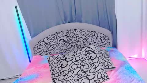 hailey_pirs online show from December 23, 2025, 9:51 am