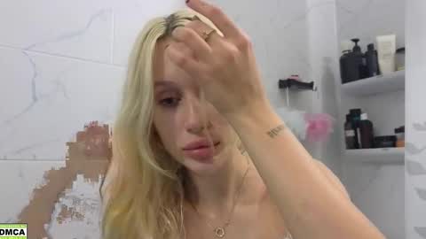 Snapshot of hailey_would chatting on October 21, 2025, 10:10 pm hailey_would online show from October 21, 2025, 10:10 pm