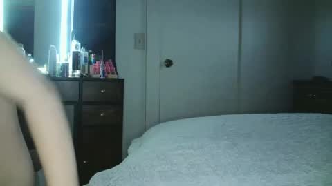 Snapshot of haileyakuma69 chatting on December 19, 2024, 4:23 am Hailey and d online show from December 19, 2024, 4:23 am